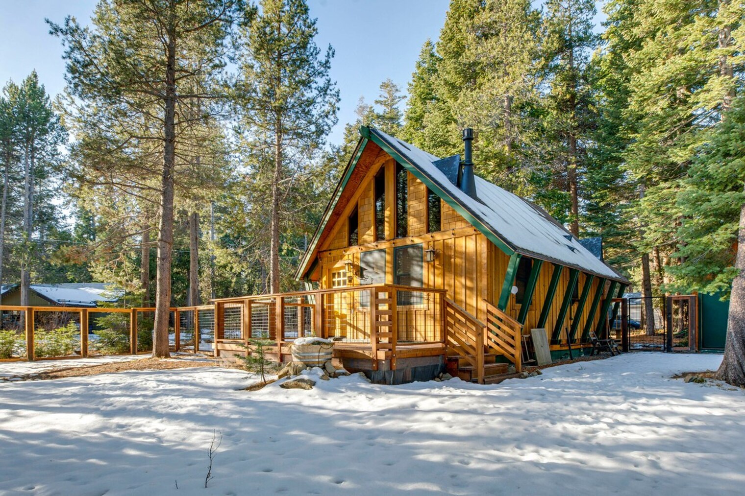 Building Photo - 7040 Bellevue Ave