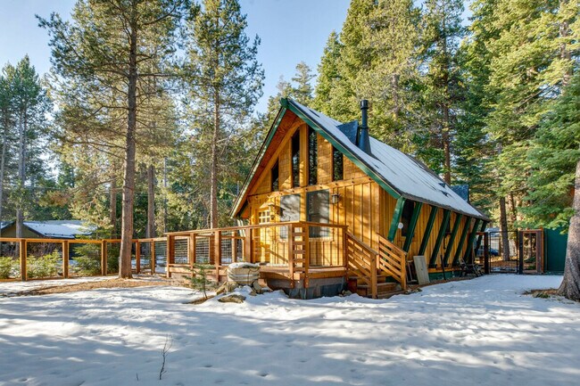 Building Photo - 7040 Bellevue Ave