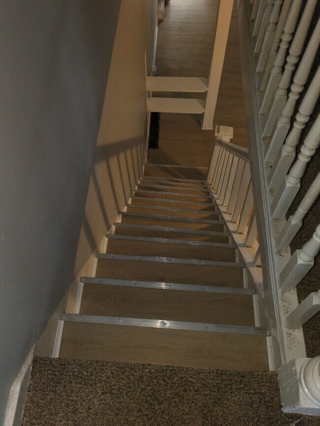 Building Photo - 1219 B St