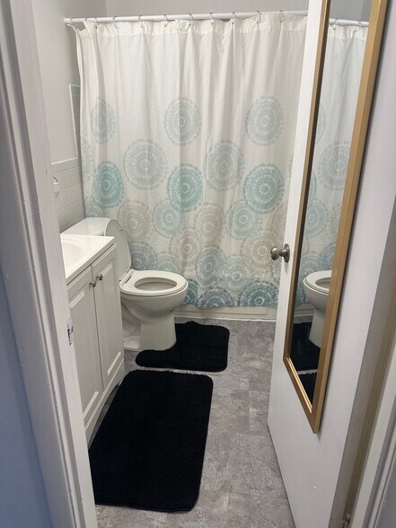 Bathroom - 5547 Holborn Dr
