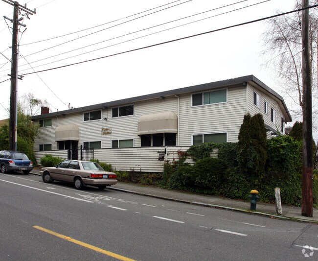 Primary Photo - Taylor Highland Apartments