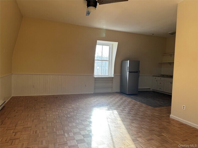 Building Photo - 24 Front St