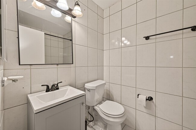 Building Photo - 614 Northaire Dr