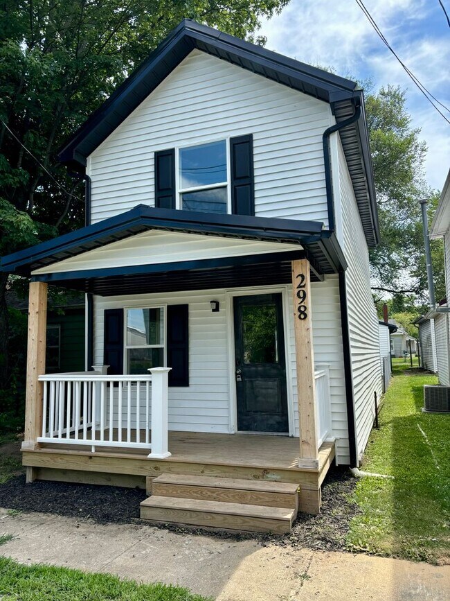 Building Photo - Beautiful 2 bedroom home