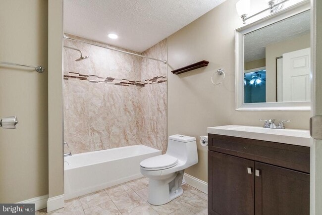 Building Photo - 8044 Steeple Chase Ct