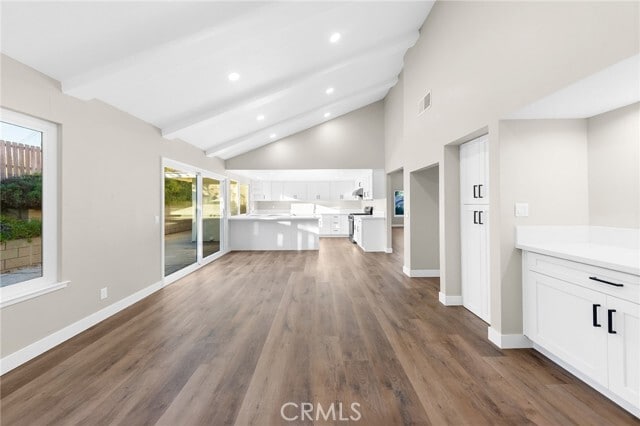 Building Photo - 596 Vista Rambla