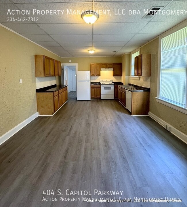 Building Photo - 404 S Capitol Pkwy