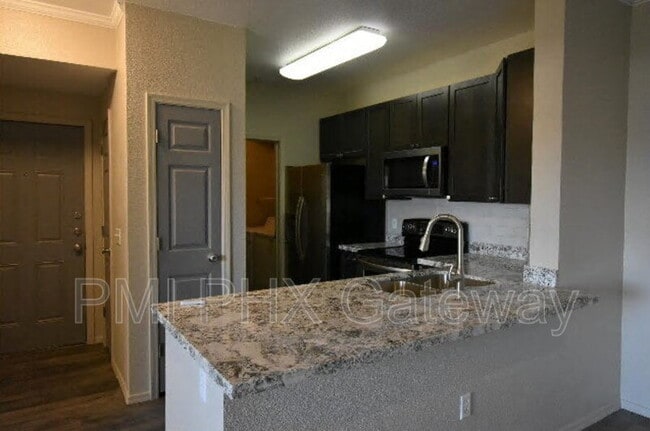 Building Photo - 5401 E Van Buren St