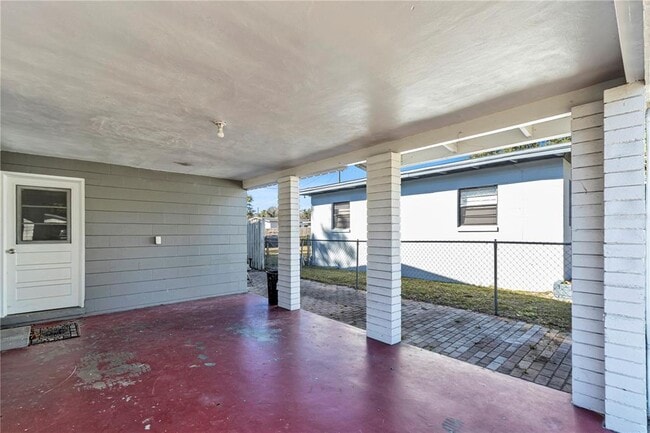 Building Photo - 324 N Lakeland Ave