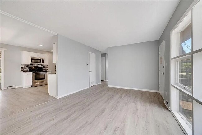 Building Photo - Don’t Miss This Updated 3-Bedroom Home