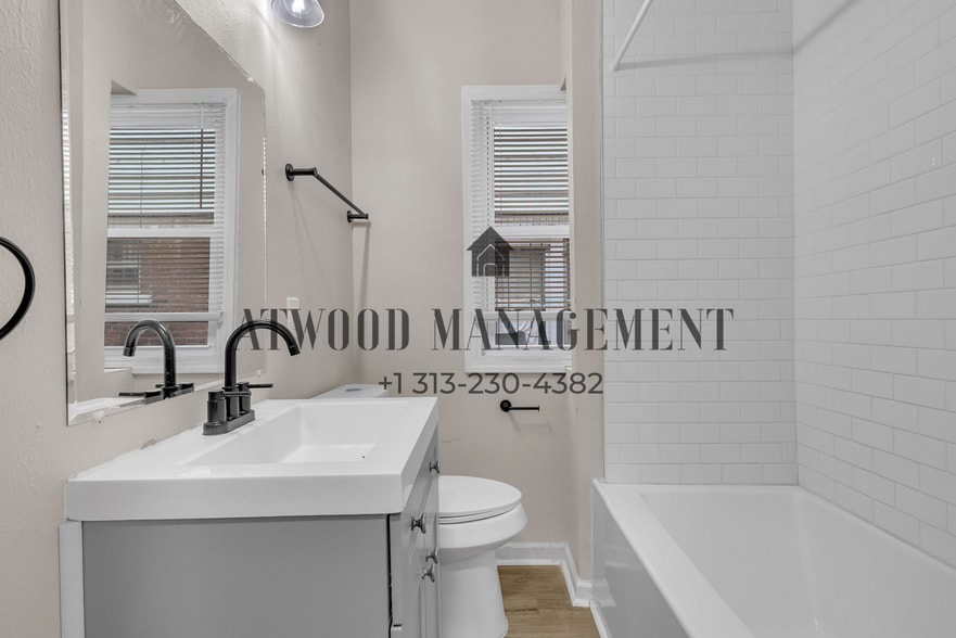 Building Photo - This beautifully updated 3-bedroom, 1-bath single-family home is ready for move-in!