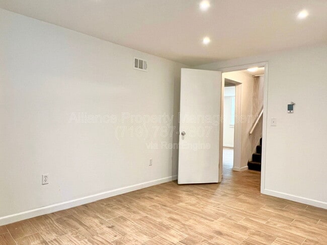 Building Photo - 401 Cheyenne Blvd