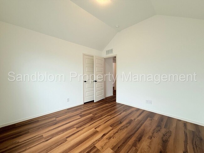 Building Photo - For Lease | Bixby | Available Now!