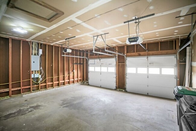 Building Photo - 6000 Blackstone Blvd