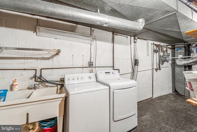 Building Photo - 1624 41st St N