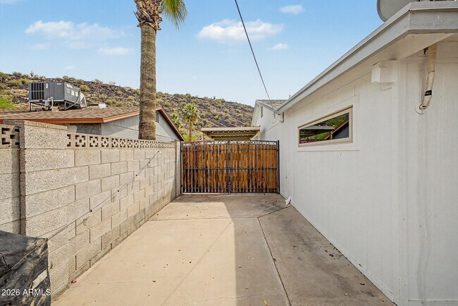 Building Photo - 13832 N 17th Ave
