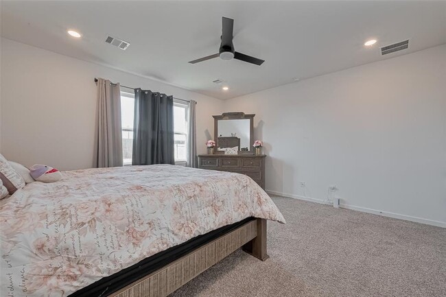 Building Photo - 21611 Shadowbrook Birch Dr