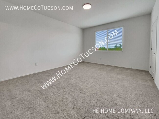 Building Photo - 5618 W Monterey Dr