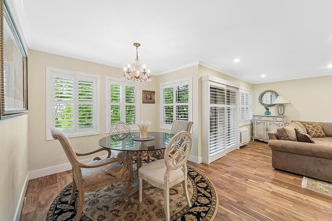 Building Photo - "Spacious 2-Bed, 2-Bath Gem in Prime Bellevue Location - 1455 Sq Ft of Modern Living!"