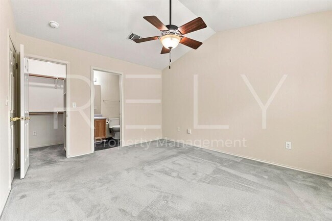 Building Photo - 103 Prairie Springs Loop