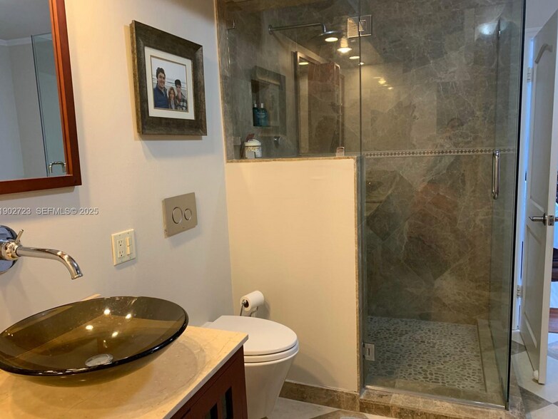 Building Photo - 3600 Galt Ocean Dr