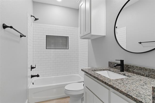 Building Photo - 1004 W Hanna St