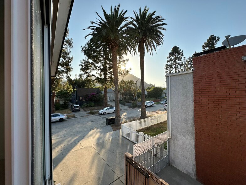 Building Photo - 4123 Edenhurst Ave