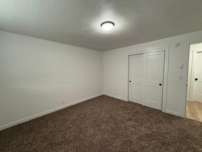 Building Photo - 4012so