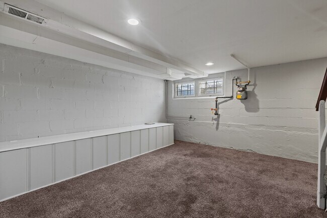 Building Photo - 3725 Elmley Ave