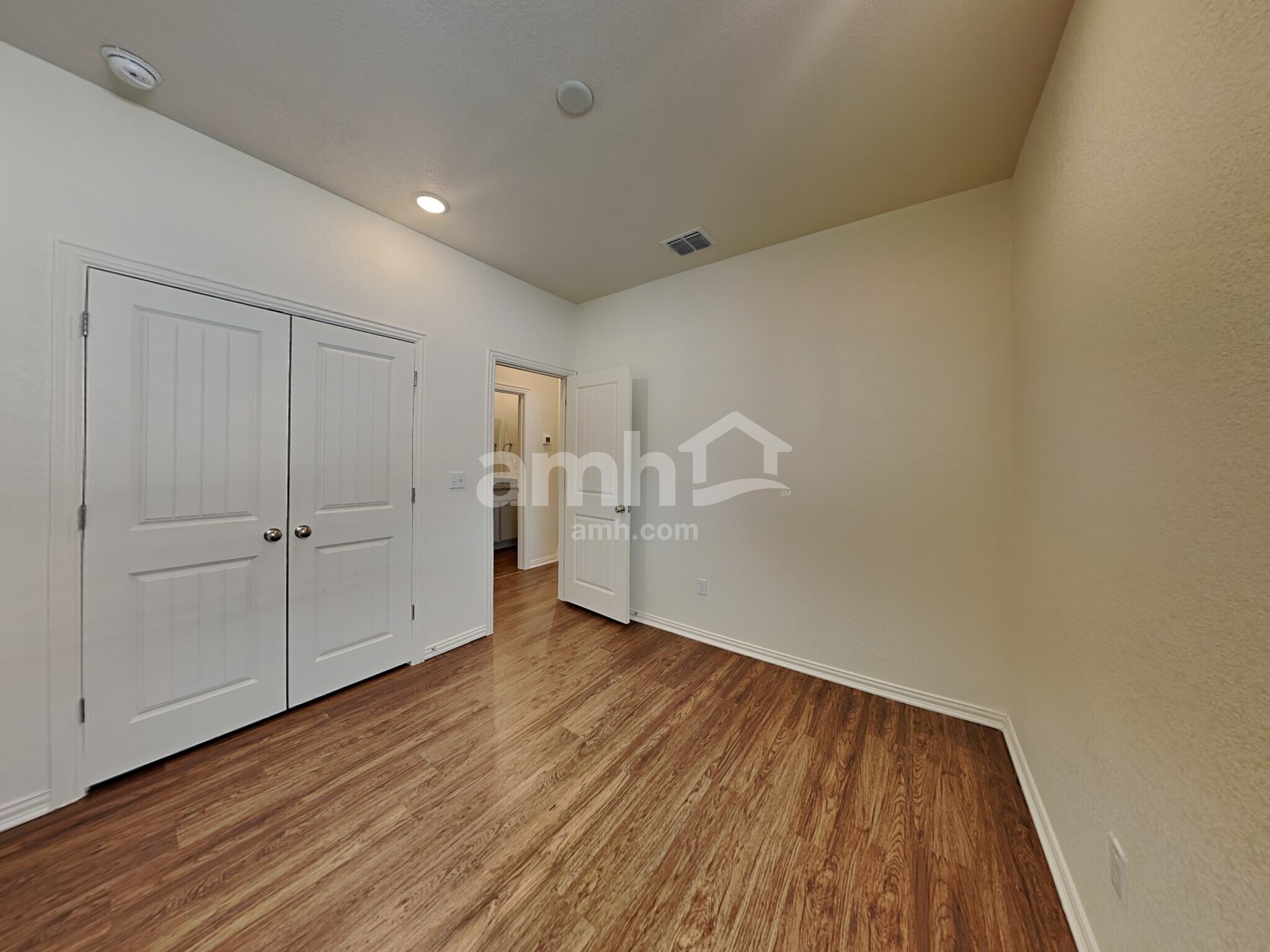 Building Photo - 457 Pebble Bend