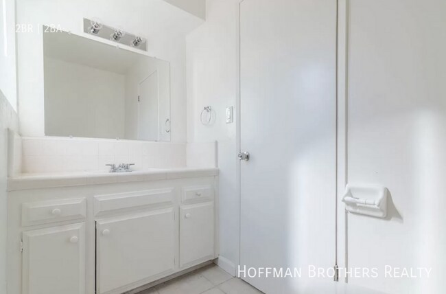 Building Photo - 3624 Dana St