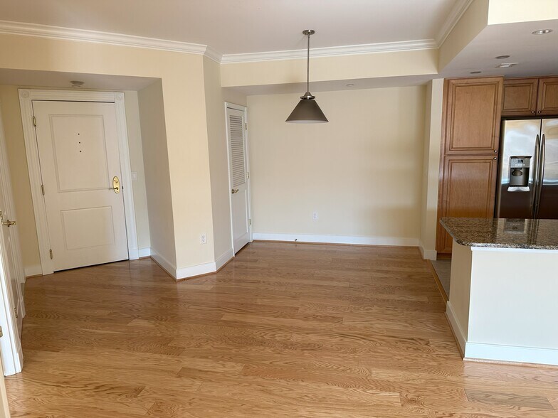 Dining Room 2 - 5 Park Pl