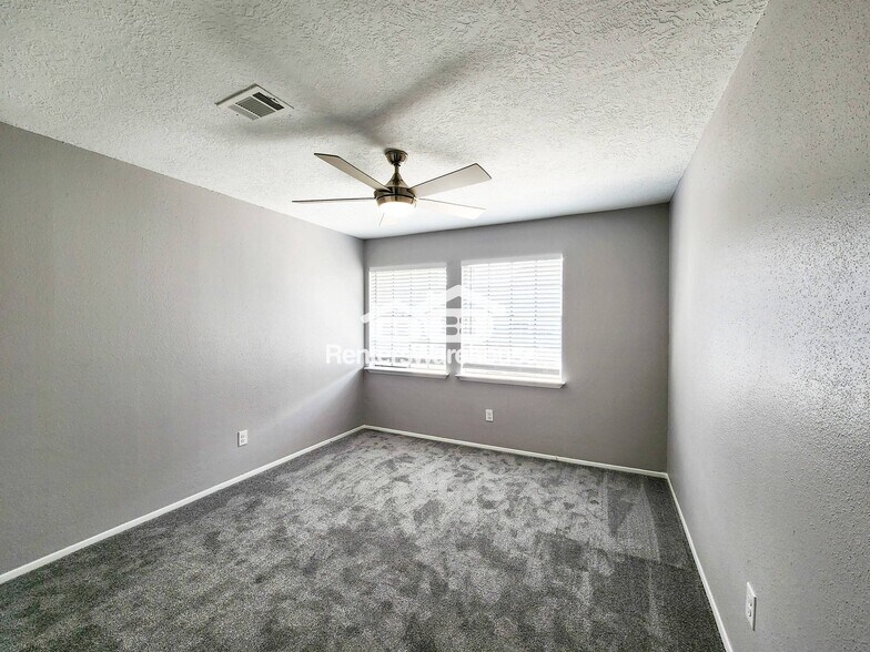 Building Photo - 13427 Garden Grove St