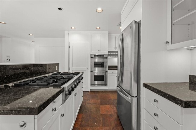 Building Photo - Private Hillside Retreat with Expansive Yard, Chef’s Kitchen, and Spa-Like Primary Suite