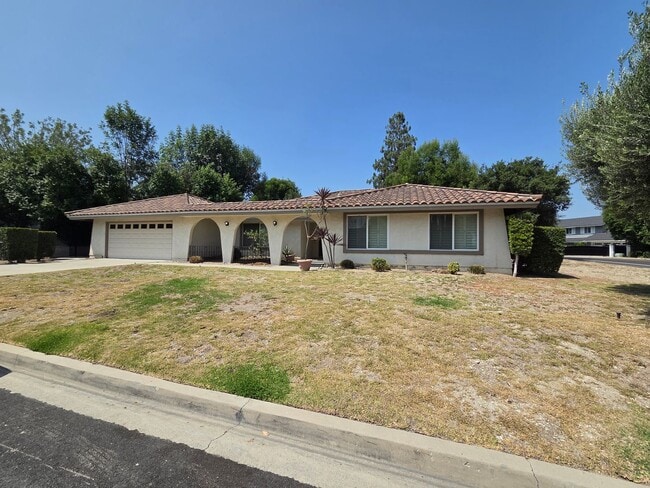 Building Photo - Gorgeous remodeled home in Covina Hills