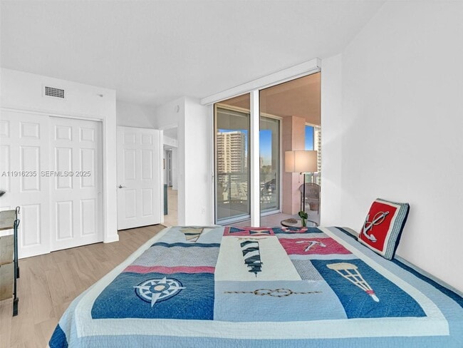 Building Photo - 3370 Hidden Bay Dr