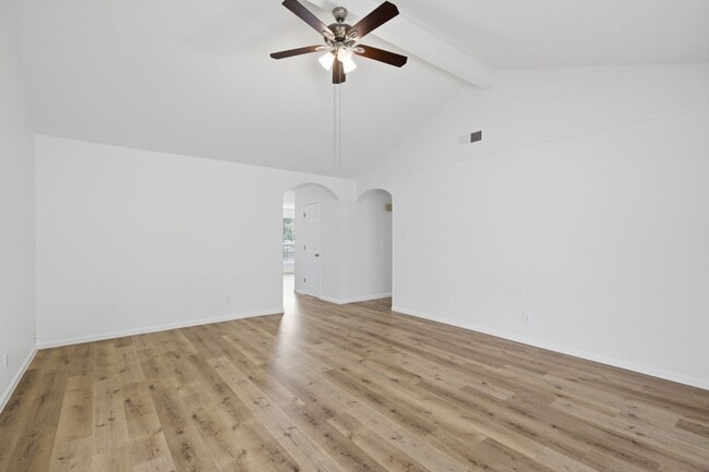 Building Photo - Charming 3BR House in Houston