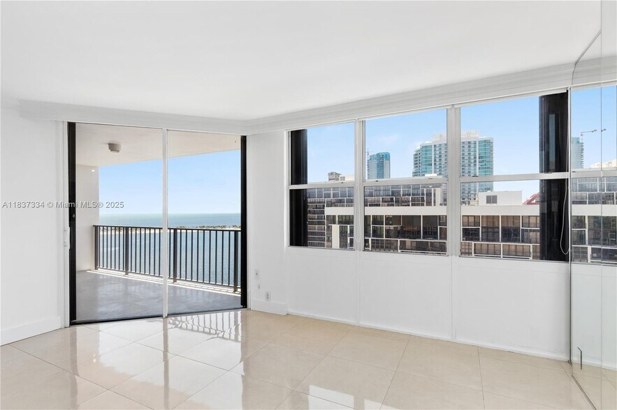 Primary Photo - 1901 Brickell Ave
