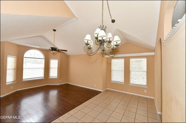 Building Photo - 7737 Plaza Azul Rd