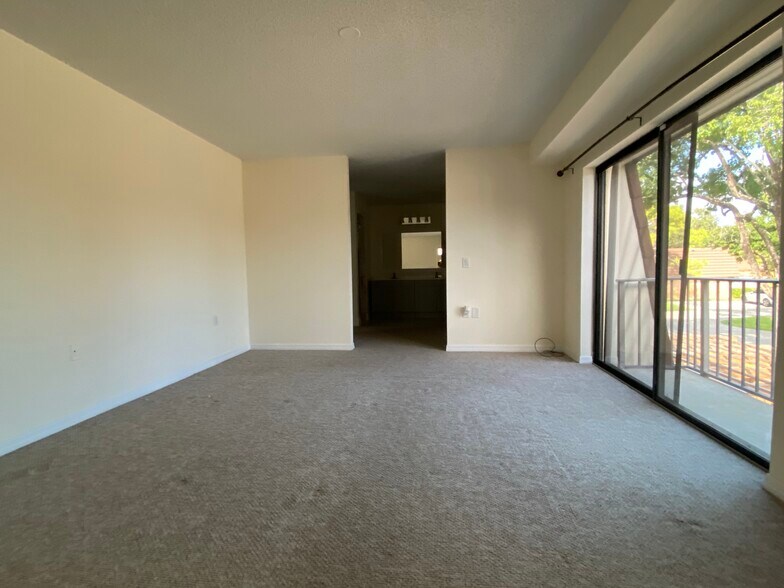 Building Photo - 1116 11th Ln