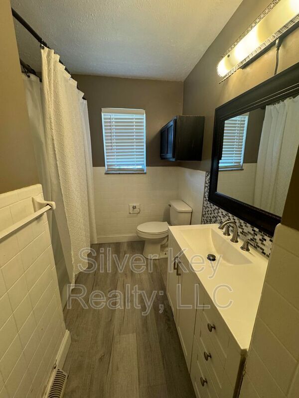 Building Photo - 103 Co Rd 807