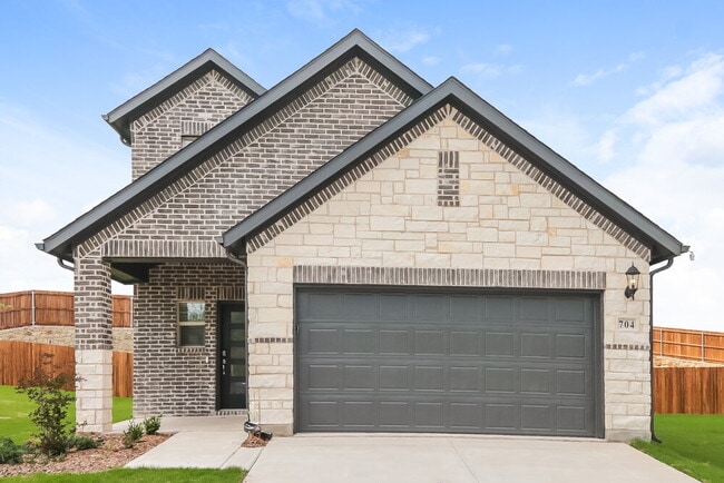 Building Photo - 704 Dotty Dr