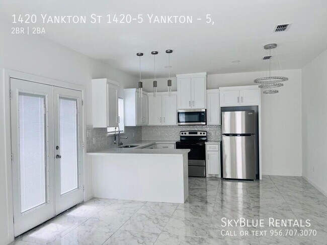 Building Photo - 1420 S Yankton St