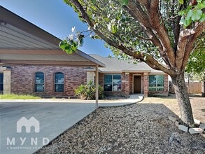 Building Photo - 112 Jolin Ln
