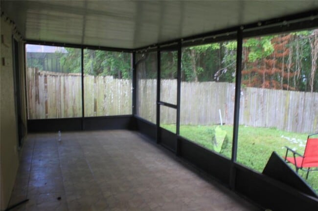 Building Photo - 10579 Satinwood Cir