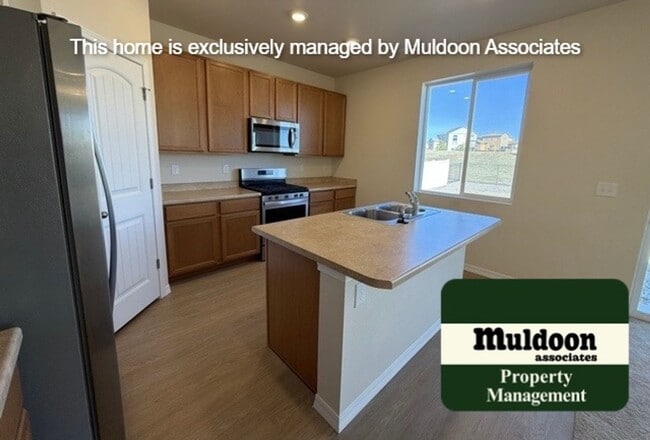 Building Photo - Like new 2-story Home!