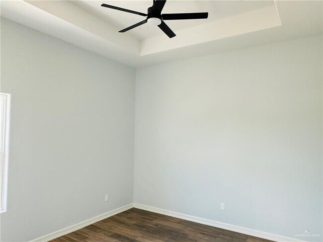 Building Photo - 1016 West Dr