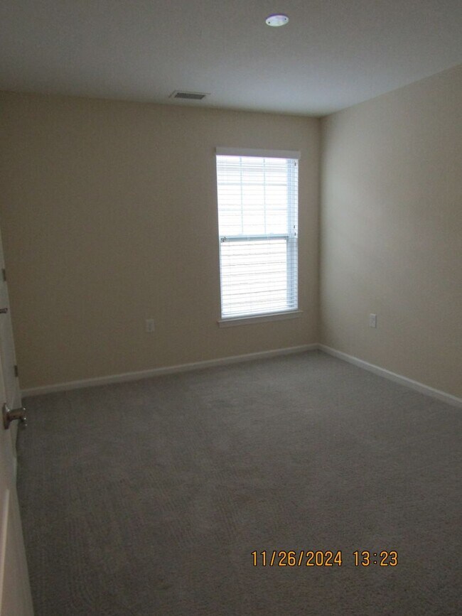 Building Photo - Hickory Manor
