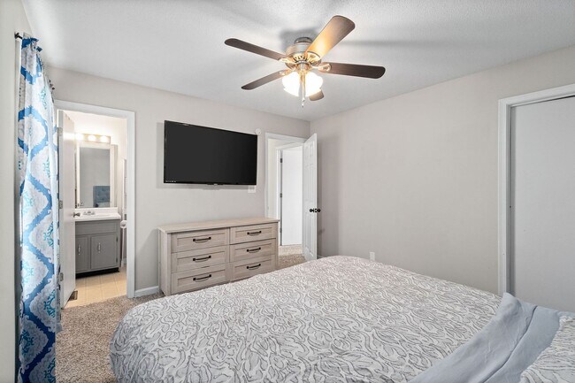 Building Photo - 524 Gainey Dr