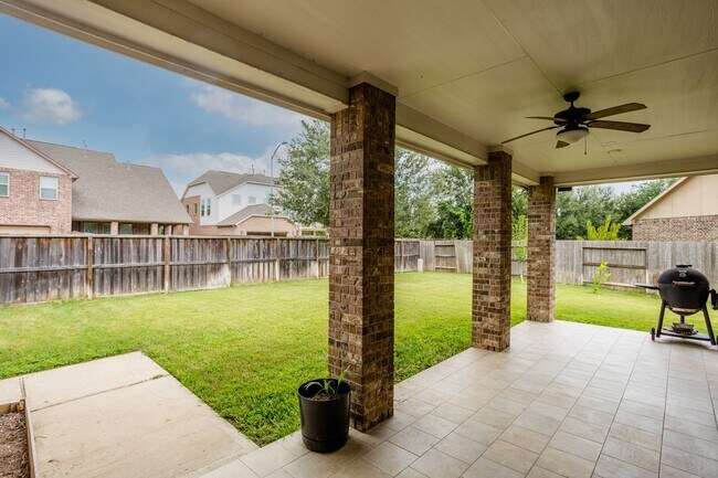 Building Photo - 7339 Chatham Green Dr